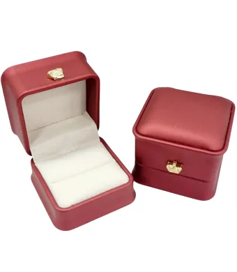 Cutie eleganta pentru bijuterii imitatie de piele 6 x 6 x 4.5 cm