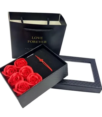 Aranjament de sapun cu bratara pe elastic inclus Martisor, Valentine"s day 13 x 10 x 5 cm