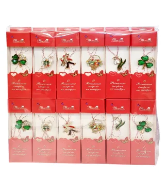 Martisoare elegante in cutiuta cu brose metalice  24/buc pe set