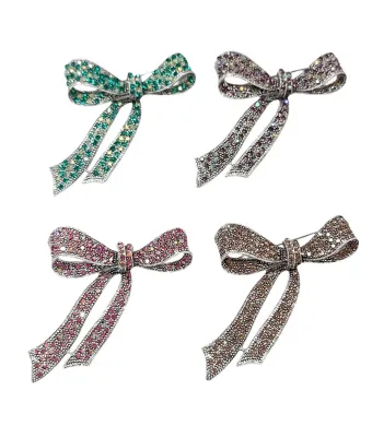 Set brose elegante cu strasuri si perle set 12 bucati 5.5 x 6 cm