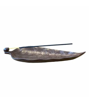 Suport din ceramica pentru betisoare parfumate, in forma de frunza, Maro, dimensiuni: 26x8 cm