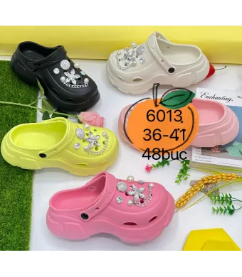 Saboti pentru Dama, Model Turnat Înalt, Accesorizat cu Lanț și Strasuri Mari – Culori Combinate (Mărimi 36-41), En-gros