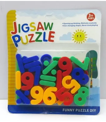 Set educativ engros, cifre si semne matematice din plastic cu magnet, 16.5×18×2 cm, dimensiune aproximativa piesa 3-4 cm