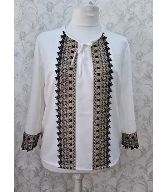 Bluza stilizata alba cu broderie Model 2 (36,38,40,42)