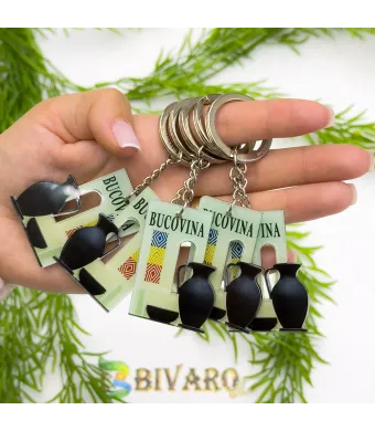 Breloc Bucovina ulcior, en-gros . Suvenir Personalizat in Sticlă Acrilică – Produs în România | Print UV Durabil 4.5 x 4.2 cm, Set 25 Bucăți