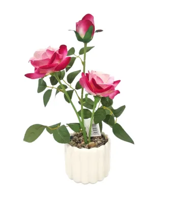 Decoratiune florala in ghiveci de plastic cu trandafir elegant de catifea 32 cm inaltime