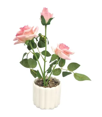 Decoratiune florala in ghiveci de plastic cu trandafir elegant de catifea 32 cm inaltime